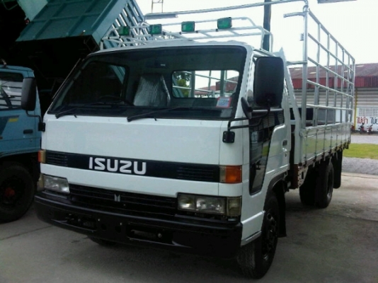 รถบรรทุก 6 ล้อ ISUZU NPR 100 แรง ยาว 4.30 เมตร พร้อมคอก รถสวย สภาพดี