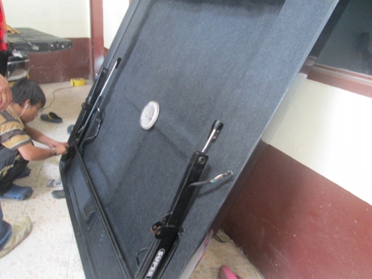 ขาย popup ไฟฟ้าใช้แล้วถอดจาก วีโก้ 4 ประตู ใช้งานได้ปกติ มีทั้งแบบคุมจากหน้ารถและกดเปิดที่ด้านหลัง  มีทุกสี ทุกยี้ห้อ อุปกรณ์ครบ ราคา 15,000 ครับ สนใจติต่อ tony:0858041415