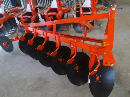 ผานไถ 6 ใบ หน้า18 นิ้ว  พร้อมสกี + แซะผาน ทนทาน ไถดี ติดต่อ 081-7807317