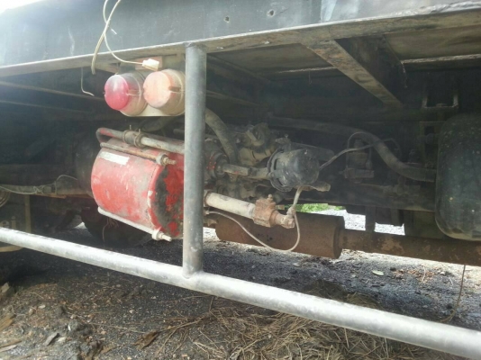 10ล้อเพลาเดียวKT925-11721 มีสะพานขึ้น รถสภาพเดิมๆ เครื่องEH700 เครื่องดี เดิม 168 แรง เล่มพร้อม