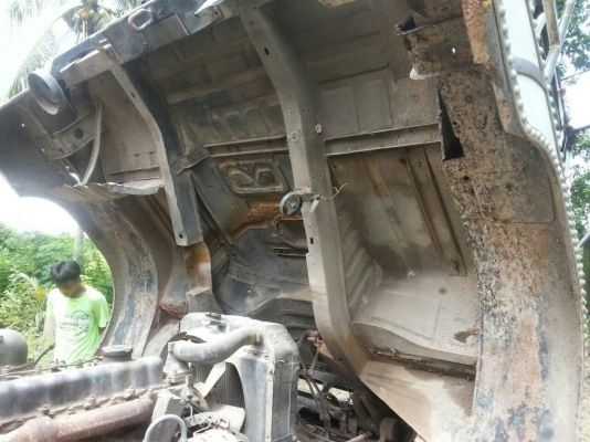 10ล้อเพลาเดียวKT925-11721 มีสะพานขึ้น รถสภาพเดิมๆ เครื่องEH700 เครื่องดี เดิม 168 แรง เล่มพร้อม