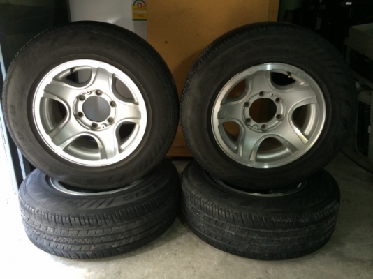 ขายแม๊กอ๊อฟโรดพร้อมยางขอบ15 1 ชุด