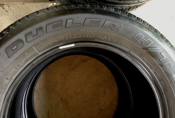 - ขายยาง 225/65/17 1คู่