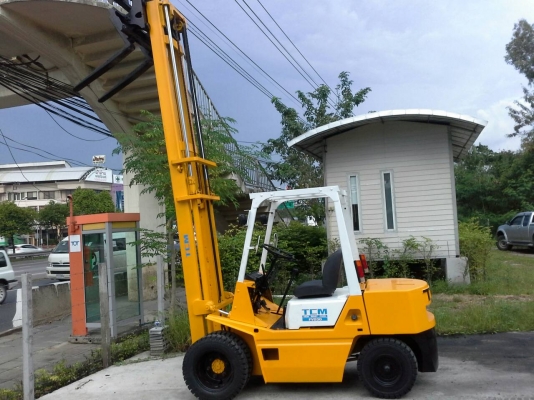 TCM FD 30Z7 ขนาด3ตัน เสาสูง4เมตรฮิ้งฟอร์ค เครื่องดีเซลC240 เกียร์ธรรมดา ยางตัน6เส้น รถญี่ปุ่นแท้ รับประกันเครื่องเกียร์6เดือน ราคาต่อรองได้