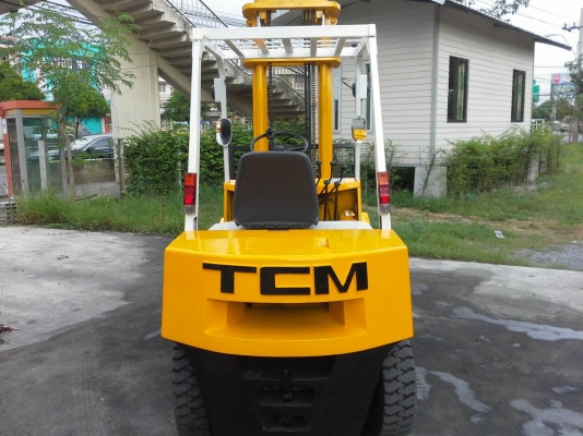 TCM FD 30Z7 ขนาด3ตัน เสาสูง4เมตรฮิ้งฟอร์ค เครื่องดีเซลC240 เกียร์ธรรมดา ยางตัน6เส้น รถญี่ปุ่นแท้ รับประกันเครื่องเกียร์6เดือน ราคาต่อรองได้