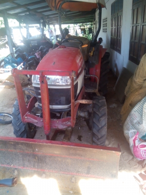 197000 ขายด่วนครับ ยันม่าร์ 35 แรงอุปกรณ์3อย่าง ดันหน้า+ผานพรวน+คราด พร้อมใช้ครับ