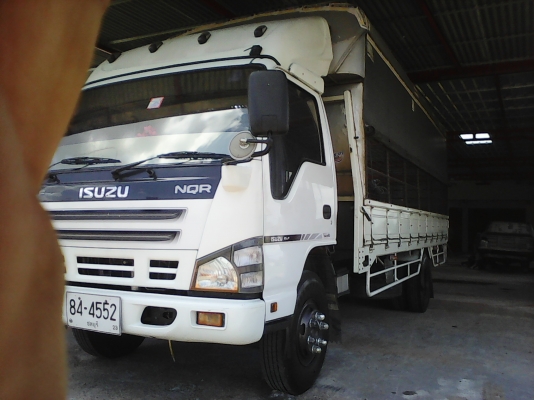 หกล้อ อีซูซุ NQR150แรง ยาว5.5เมตร สภาพดีสวยเดิมๆจากห้าง ทะเบียนพร้อมโอน
