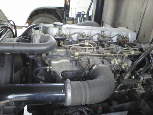 หกล้อ อีซูซุ NQR150แรง ยาว5.5เมตร สภาพดีสวยเดิมๆจากห้าง ทะเบียนพร้อมโอน