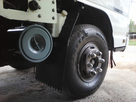 หกล้อ อีซูซุ NQR150แรง ยาว5.5เมตร สภาพดีสวยเดิมๆจากห้าง ทะเบียนพร้อมโอน