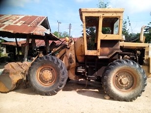 ขายรถตัก910เครื่องy2คัน