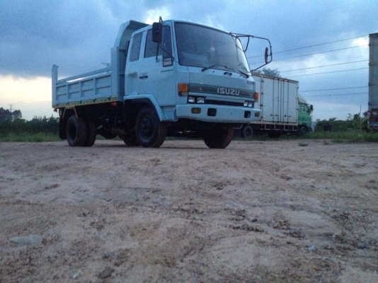 6ล้อดั๊ม อีซุซุ ร็อคกี้ สภาพสวย เครื่อง 6 BD 165แรงม้า ทะเบียนครบ พวงมาลัยพาวเวอร์ เบรคทิฟฟี่