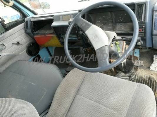 ISUZU 6 ล้อ NKR58LU 110 แรงม้า กระบะพื้นเหล็กยาว4.40เมตร