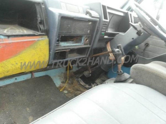 ISUZU 6 ล้อ NKR58LU 110 แรงม้า กระบะพื้นเหล็กยาว4.40เมตร