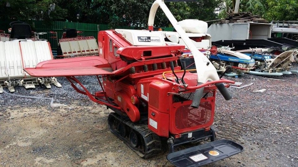 รถนวดข้าวเดินตาม เก่าญี่ปุ่น KUBOTA สภาพอย่างสวย เป็นแทรคยาง นวดข้าวเร็ว ง่าย เคลี่อนย้ายง่าย ทำงานสะดวก คล่องตัว ทนทาน เครื่องยนต์ติดง่าย รถนวดข้าวเดินตาม เก่าญี่ปุ่น KUBOTA สภาพอย่างสวย เป็นแทรคยาง นวดข้าวเร็ว ง่าย เคลี่อนย้ายง่าย ทำงานสะดวก คล่องตัว ทนทาน เครื่องยนต์ติดง่าย