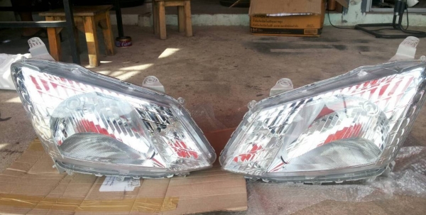 ไฟหน้า ออลนิวดีแม็ค โปรเจ็คเตอร์ ของแท้มือสองมีหลอดไฟหน้า