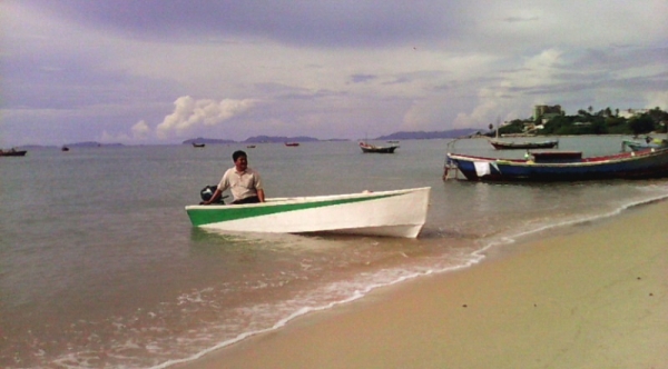 โปรโมชั่น! เครื่องเรือ3.5แรง + เรือไฟเบอร์13ฟุ๊ต เพียง30000บาท