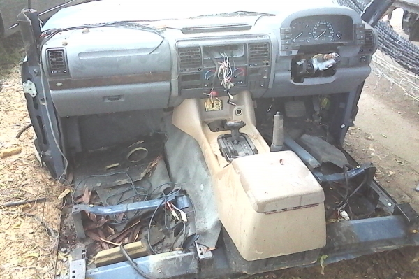 ตัดหน้าแลนโรเวอ พร้อมเพลาช่วงล่าง คัสซีครึ่งท่อน