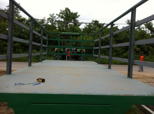 ต้องการขายเทลเลอร์รถไถสองเพลาใหม่  สำหรับรถใหญ่