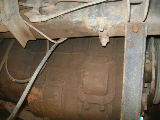 เทรนเลอร์สิบล้อ เพลาเดียวหัวยาว เครื่อง PD6  185 แรง  ขึ้นรถ 200 ได้ ราคา 325,000 บาท