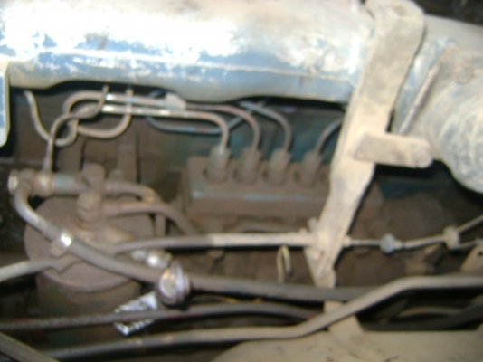 เทรนเลอร์สิบล้อ เพลาเดียวหัวยาว เครื่อง PD6  185 แรง  ขึ้นรถ 200 ได้ ราคา 325,000 บาท