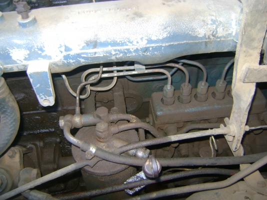 เทรนเลอร์สิบล้อ เพลาเดียวหัวยาว เครื่อง PD6  185 แรง  ขึ้นรถ 200 ได้ ราคา 325,000 บาท