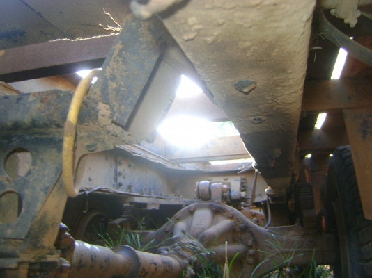 เทรนเลอร์สิบล้อ เพลาเดียวหัวยาว เครื่อง PD6  185 แรง  ขึ้นรถ 200 ได้ ราคา 325,000 บาท