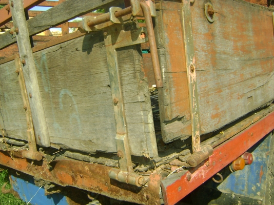 ฮีโน่ EH700  168 แรง  ( ขายตามสภาพ ) ราคา  350,000  บาท