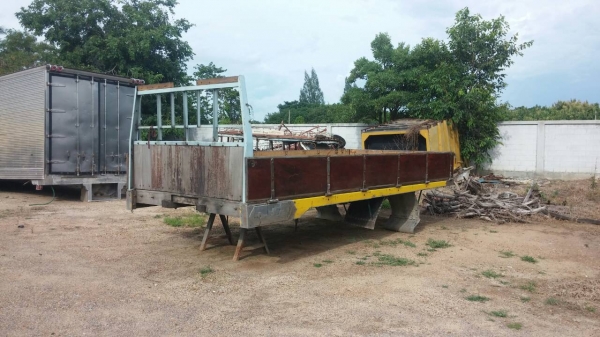 กระบะไม้ ใส่ 6 ล้อ โทร 081-8507085 (เอ)