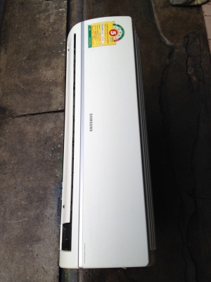**** ขายแอร์ Samsung 9000 BTU ตัว TOP ****