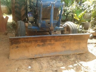 ต้องการขาย ฟอร์ด 6600  ที่ 6  หางครบ  3  , 7 ใบมีด  หางเสียบ