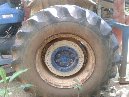 ต้องการขาย ฟอร์ด 6600  ที่ 6  หางครบ  3  , 7 ใบมีด  หางเสียบ