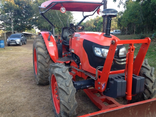 ขายคูโบต้า M7040 ใช้งาน 2000 ชั่วโมง อุปกรณ์มีดันหน้า ผาน7 ผาน3 เอกสารพร้อมโอน