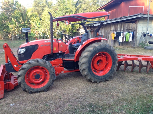 ขายคูโบต้า M7040 ใช้งาน 2000 ชั่วโมง อุปกรณ์มีดันหน้า ผาน7 ผาน3 เอกสารพร้อมโอน