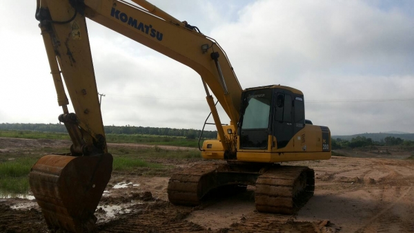 KOMATSU 200-7