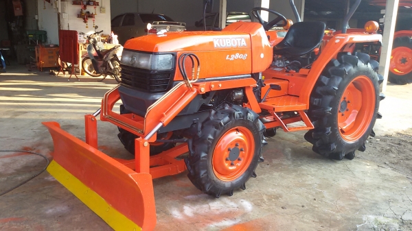 ปัญญาแทรคเตอร์มาแล้ว...จัดมาให้ครับ คูโบต้า L2808 ใบมีด  เล่มทะเบียนพร้อม ส่งทั่วไทย