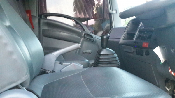 **820,000 บ.ต่อรอง**ขาย6ล้อตู้แห้ง3บาน 5.0ม. ISUZU NPR-150 EURO2 ปี52 เดิมบางทั้งคัน ใช้งาน1xx,xxx กม. MP1NPR75K9T (แบบรุ่นNPR75K5NAH) เครื่องเดิมเกียร์เดิม 4HK1-150แรง แห้งกริ๊บ ไม่มีเยิ้ม แรง แน่น ไม่เคยแกะ เกียร์ไม่มีหอน ช่วงล่างเดิม คัสซีสวยเดิมๆโรงงา