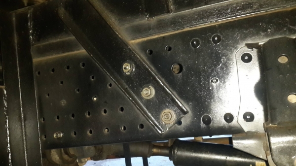 **820,000 บ.ต่อรอง**ขาย6ล้อตู้แห้ง3บาน 5.0ม. ISUZU NPR-150 EURO2 ปี52 เดิมบางทั้งคัน ใช้งาน1xx,xxx กม. MP1NPR75K9T (แบบรุ่นNPR75K5NAH) เครื่องเดิมเกียร์เดิม 4HK1-150แรง แห้งกริ๊บ ไม่มีเยิ้ม แรง แน่น ไม่เคยแกะ เกียร์ไม่มีหอน ช่วงล่างเดิม คัสซีสวยเดิมๆโรงงา