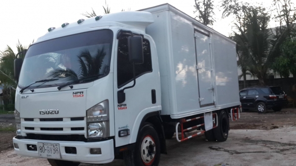 **820,000 บ.ต่อรอง**ขาย6ล้อตู้แห้ง3บาน 5.0ม. ISUZU NPR-150 EURO2 ปี52 เดิมบางทั้งคัน ใช้งาน1xx,xxx กม. MP1NPR75K9T (แบบรุ่นNPR75K5NAH) เครื่องเดิมเกียร์เดิม 4HK1-150แรง แห้งกริ๊บ ไม่มีเยิ้ม แรง แน่น ไม่เคยแกะ เกียร์ไม่มีหอน ช่วงล่างเดิม คัสซีสวยเดิมๆโรงงา