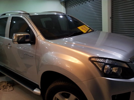 ฮีซุซุ  v cross เครื่อง 3000 cc. โฟรวิลล์  รถกระบะ 4 ประตู รถโชว์สภาพสวย