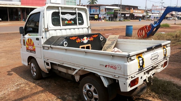 ***ขายแล้วครับขอบคุณ Truck2hand ขาย MINI TRUCK DAIHATSU HIJET S200P 650CC เบนซินหัวฉีด EFI เกียร์ธรรมดา พ.ธรรมดา แอร์ ล้อแม็ก เครื่องเสียง ช่วงล่างหนึบ คัสซีสวยไม่ปะไม่ดาม กระบะเหล็กเปิด3ด้าน สวยๆไม่ผุ ภายในเก๋งสวยสะอาด คอนโซลเต็ม CD-MP3 สีสันดี มีแตกมีลอ