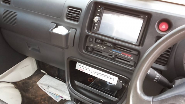 ***ขายแล้วครับขอบคุณ Truck2hand ขาย MINI TRUCK DAIHATSU HIJET S200P 650CC เบนซินหัวฉีด EFI เกียร์ธรรมดา พ.ธรรมดา แอร์ ล้อแม็ก เครื่องเสียง ช่วงล่างหนึบ คัสซีสวยไม่ปะไม่ดาม กระบะเหล็กเปิด3ด้าน สวยๆไม่ผุ ภายในเก๋งสวยสะอาด คอนโซลเต็ม CD-MP3 สีสันดี มีแตกมีลอ