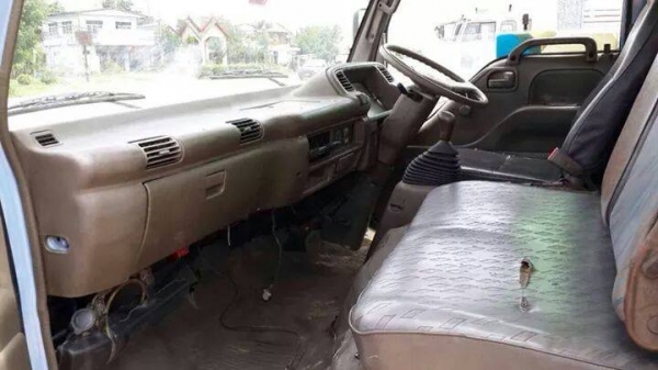 ขายISUZU NPR120แรง ฝาขาวยาว5เมตร เครื่องดี แคชซีสวย ยางดี ภายในสวย สภาพพร้อมใช้งาน เอกสารพร้อมโอน สนใจโทร 090-8588220คุณนะ ID:narong498 หรือ www.truck.in.th/498