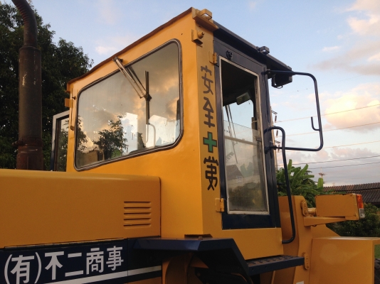 ขายรถตัก Komatsu WA 100-1 นำเข้า ยังไม่เคยใช้งานในเมืองไทย สภาพสวย พร้อมใช้ ราคาถูกมากๆ  081-9485494