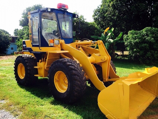 ขายรถตัก Komatsu WA 100-1 นำเข้า ยังไม่เคยใช้งานในเมืองไทย สภาพสวย พร้อมใช้ ราคาถูกมากๆ  081-9485494
