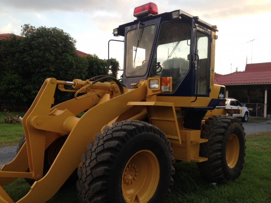 ขายรถตัก Komatsu WA 100-1 นำเข้า ยังไม่เคยใช้งานในเมืองไทย สภาพสวย พร้อมใช้ ราคาถูกมากๆ  081-9485494