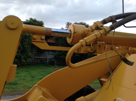 ขายรถตัก Komatsu WA 100-1 นำเข้า ยังไม่เคยใช้งานในเมืองไทย สภาพสวย พร้อมใช้ ราคาถูกมากๆ  081-9485494