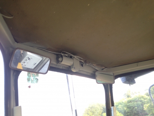 ขายรถตัก Komatsu WA 100-1 นำเข้า ยังไม่เคยใช้งานในเมืองไทย สภาพสวย พร้อมใช้ ราคาถูกมากๆ  081-9485494