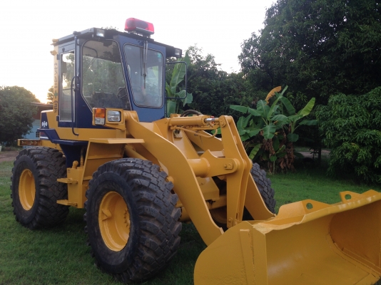 ขายรถตัก Komatsu WA 100-1 นำเข้า ยังไม่เคยใช้งานในเมืองไทย สภาพสวย พร้อมใช้ ราคาถูกมากๆ  081-9485494