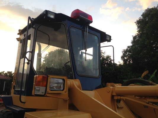 ขายรถตัก Komatsu WA 100-1 นำเข้า ยังไม่เคยใช้งานในเมืองไทย สภาพสวย พร้อมใช้ ราคาถูกมากๆ  081-9485494