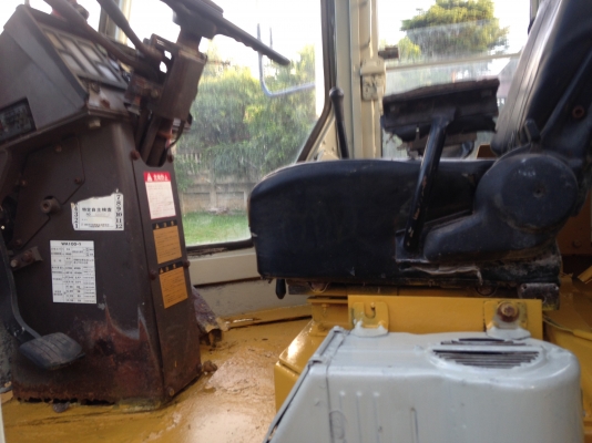 ขายรถตัก Komatsu WA 100-1 นำเข้า ยังไม่เคยใช้งานในเมืองไทย สภาพสวย พร้อมใช้ ราคาถูกมากๆ  081-9485494